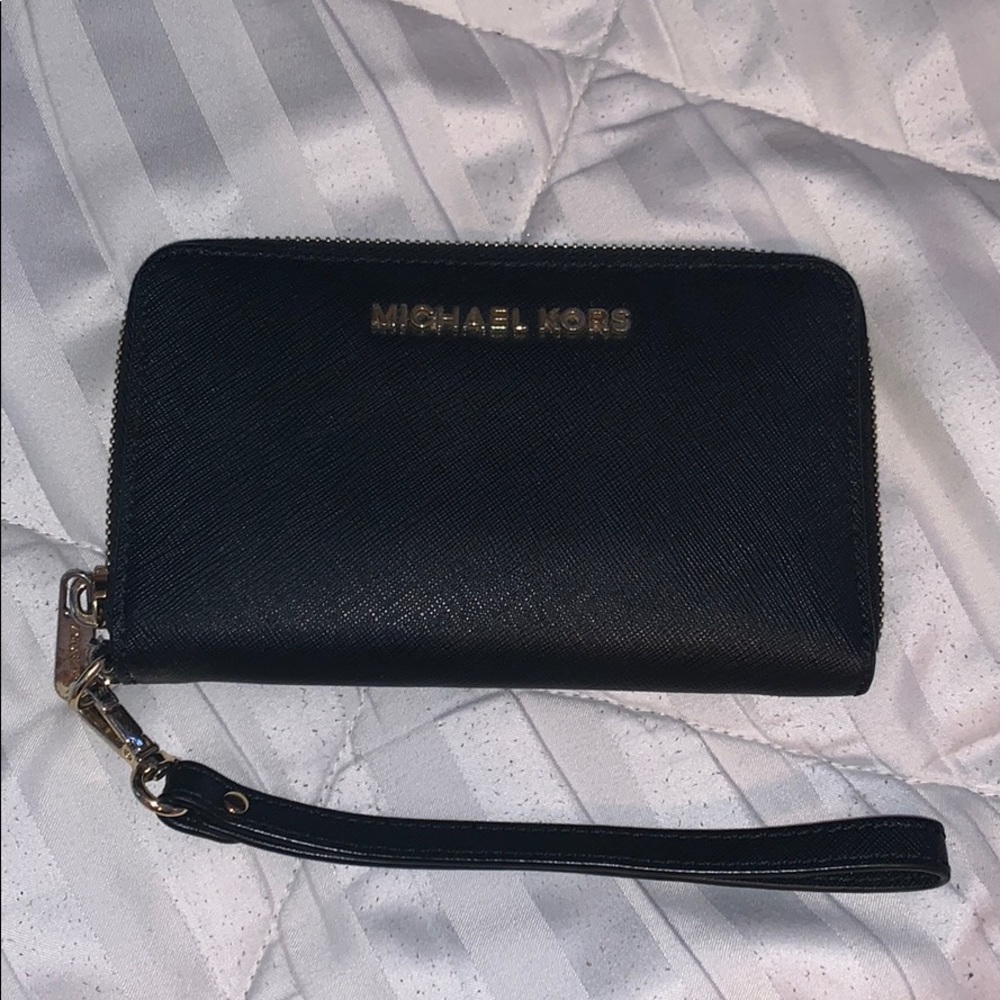 Micheal Kors wristlet wallet